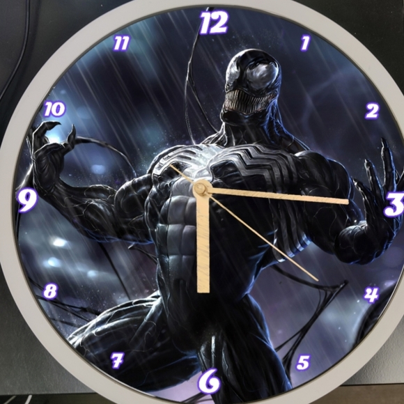 Venom clock - Picture 3 of 4
